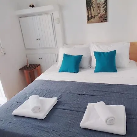 Semesterbostad Town House With Rooftop Jacuzzi Rhodes City